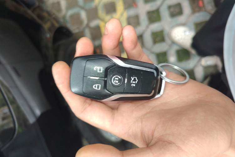 Used Ford Taurus 2015 EcoBoost 245 Fashion Edition Vehicle Key