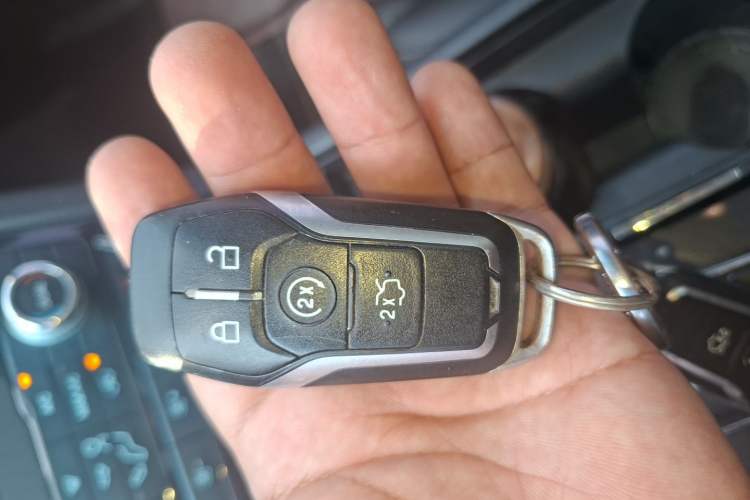 Used Ford Taurus 2015 EcoBoost 245 Fashion Edition Vehicle Key