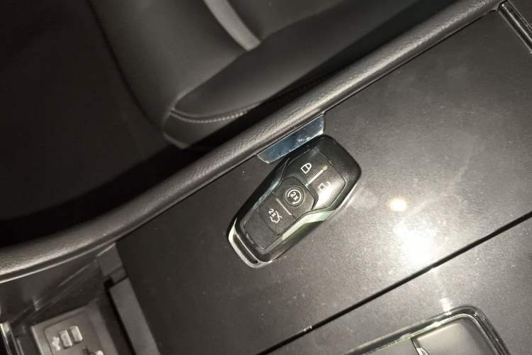 Used Ford Taurus 2015 EcoBoost 245 Luxury Model Vehicle Key