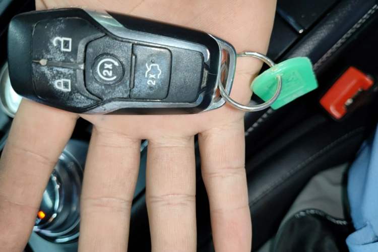 Used Ford Taurus 2015 EcoBoost 245 Fashion Edition Vehicle Key