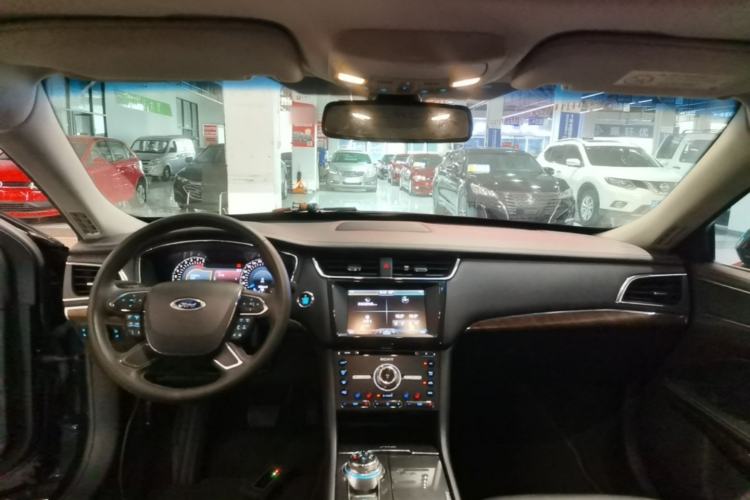 Used Ford Taurus 2015 EcoBoost 245 Ultimate Model Center Console