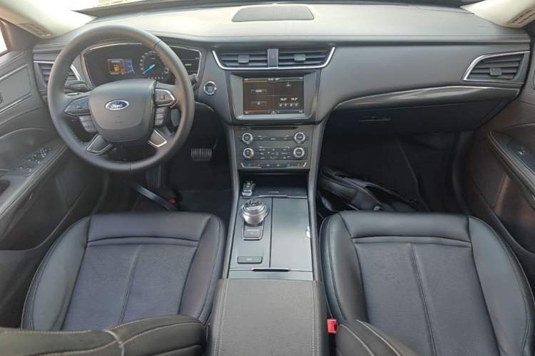 Used Ford Taurus 2015 EcoBoost 245 Fashion Edition Center Console