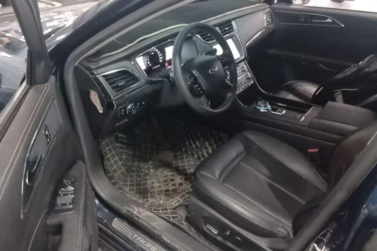 Used Ford Taurus 2015 EcoBoost 245 Fashion Edition Driver Seat