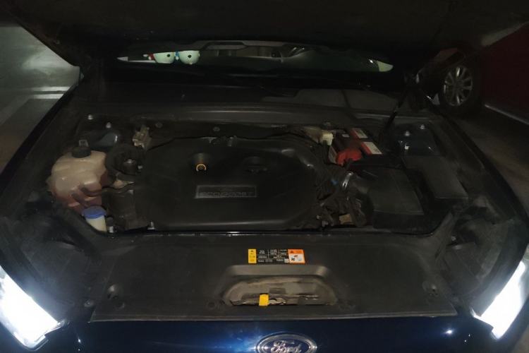Used Ford Taurus 2015 EcoBoost 245 Fashion Edition Engine Bay