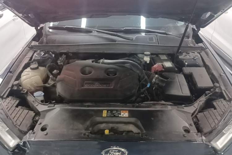 Used Ford Taurus 2015 EcoBoost 245 Fashion Edition Engine Bay