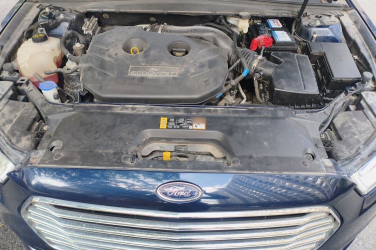 Used Ford Taurus 2015 EcoBoost 245 Luxury Model Engine Bay