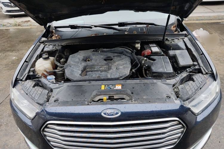 Used Ford Taurus 2015 EcoBoost 245 Fashion Edition Engine Bay