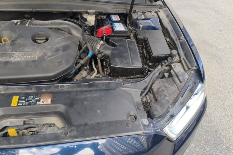 Used Ford Taurus 2015 EcoBoost 245 Luxury Model Engine Bay Left