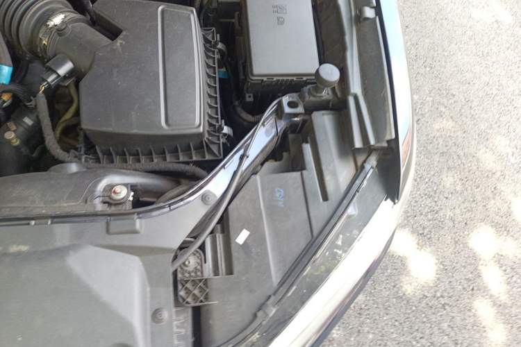 Used Ford Taurus 2015 EcoBoost 245 Luxury Model Engine Bay Left