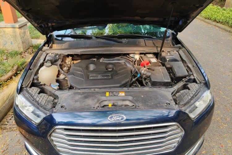Used Ford Taurus 2015 EcoBoost 245 Fashion Edition Engine Bay