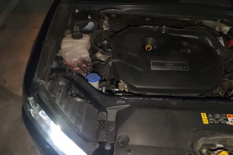 Used Ford Taurus 2015 EcoBoost 245 Fashion Edition Engine Bay Right