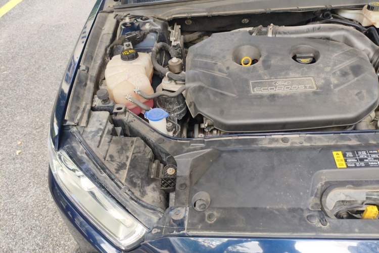Used Ford Taurus 2015 EcoBoost 245 Luxury Model Engine Bay Right