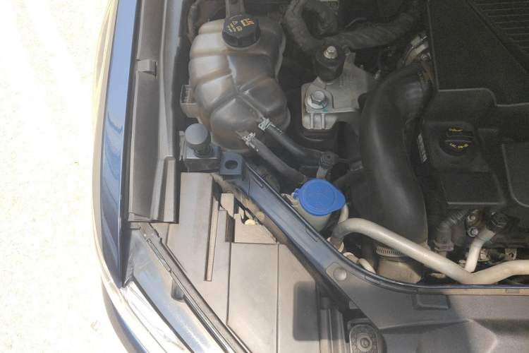 Used Ford Taurus 2015 EcoBoost 325 V6 Flagship Model Engine Bay Right