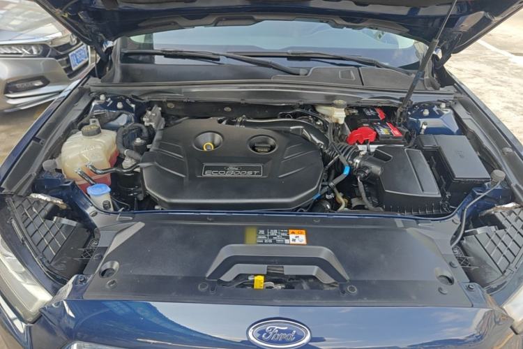 Used Ford Taurus 2015 EcoBoost 245 Fashion Edition Engine Bay