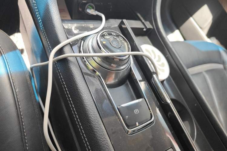 Used Ford Taurus 2015 EcoBoost 325 V6 Flagship Model Gear Lever