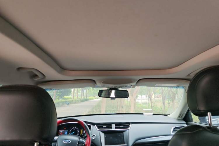 Used Ford Taurus 2015 EcoBoost 245 Luxury Model Headliner