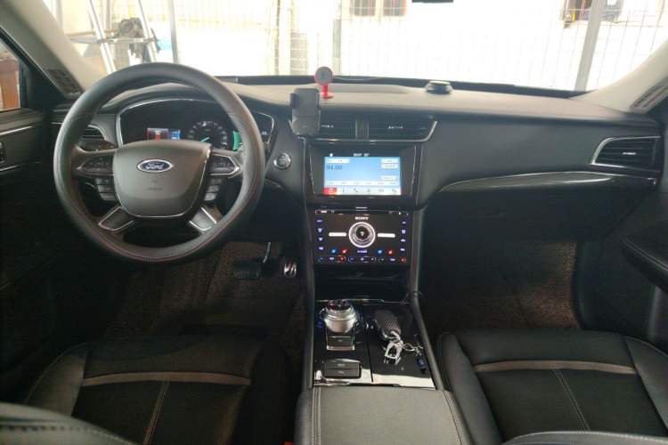 Used Ford Taurus 2015 EcoBoost 245 Luxury Model Interior 2