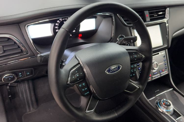 Used Ford Taurus 2015 EcoBoost 245 Luxury Model Interior 4