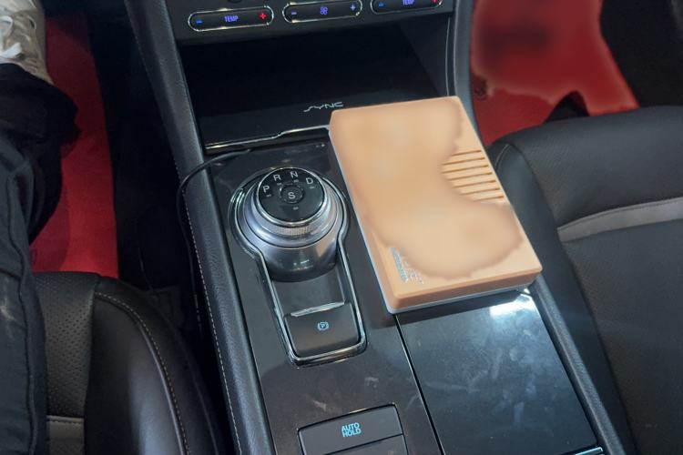 Used Ford Taurus 2015 EcoBoost 245 Luxury Model Interior 4