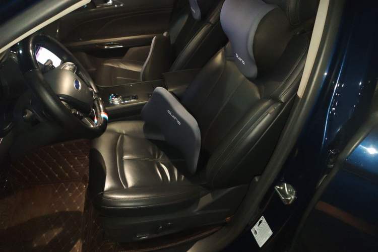 Used Ford Taurus 2015 EcoBoost 245 Fashion Edition Left Front Seat