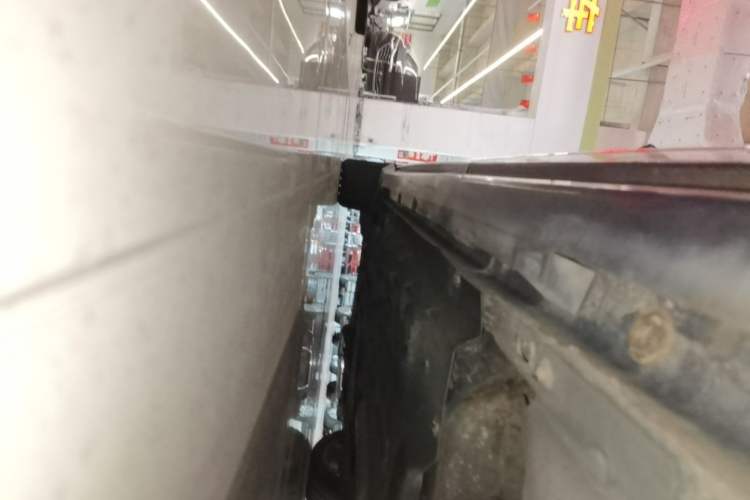 Used Ford Taurus 2015 EcoBoost 245 Ultimate Model Left Side Sill