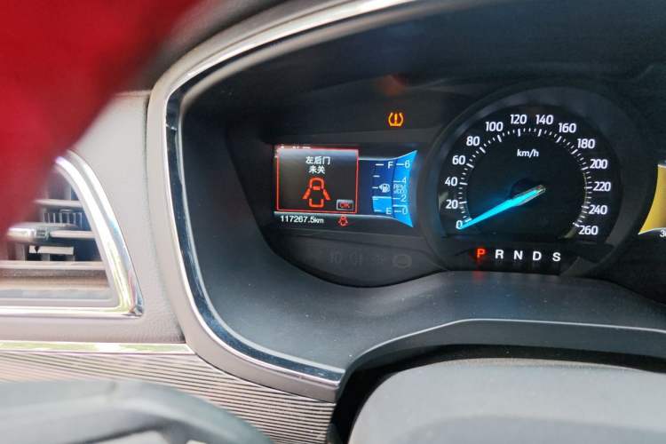 Used Ford Taurus 2015 EcoBoost 245 Luxury Model Odometer Close Up
