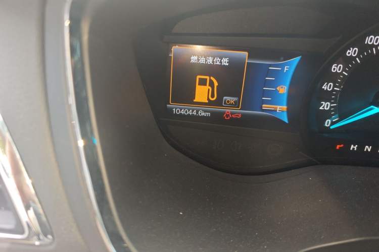 Used Ford Taurus 2015 EcoBoost 245 Luxury Model Odometer Close Up