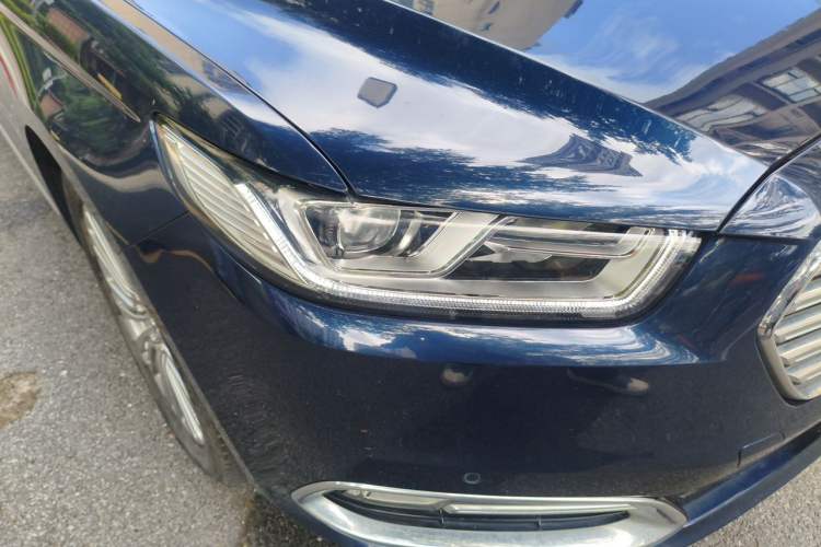 Used Ford Taurus 2015 EcoBoost 245 Luxury Model Right Front Headlight