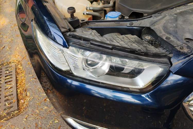 Used Ford Taurus 2015 EcoBoost 245 Fashion Edition Right Front Headlight