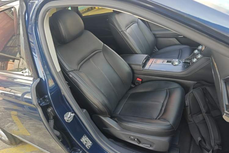 Used Ford Taurus 2015 EcoBoost 245 Fashion Edition Right Front Seat