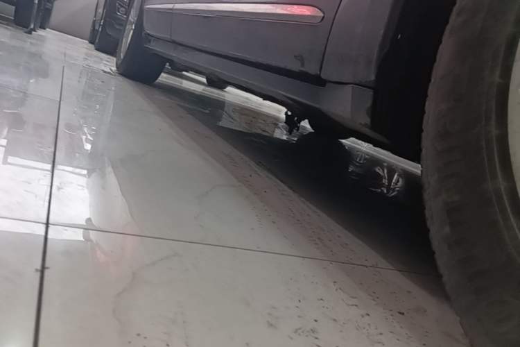Used Ford Taurus 2015 EcoBoost 245 Fashion Edition Right Side Sill