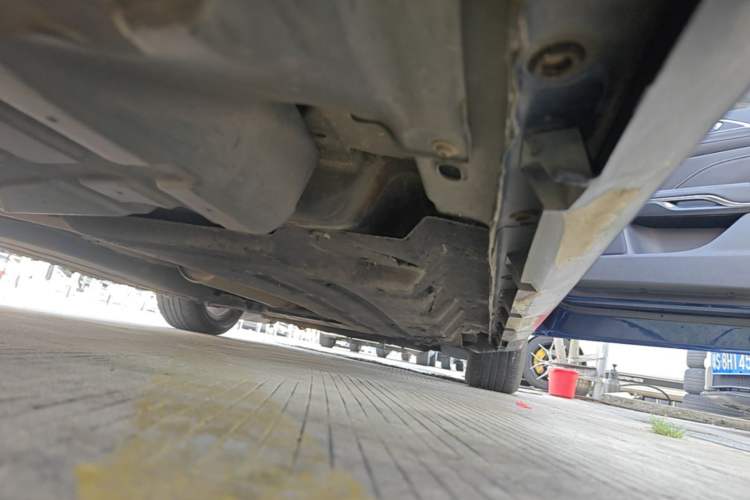 Used Ford Taurus 2015 EcoBoost 245 Fashion Edition Right Side Sill