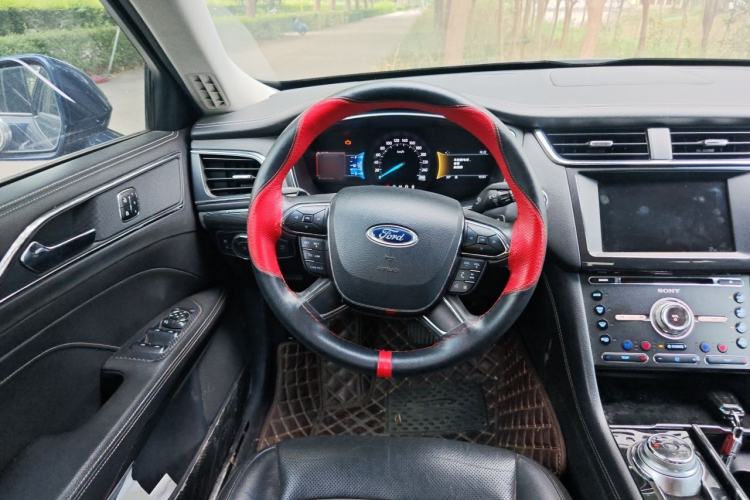 Used Ford Taurus 2015 EcoBoost 245 Luxury Model Steering Wheel