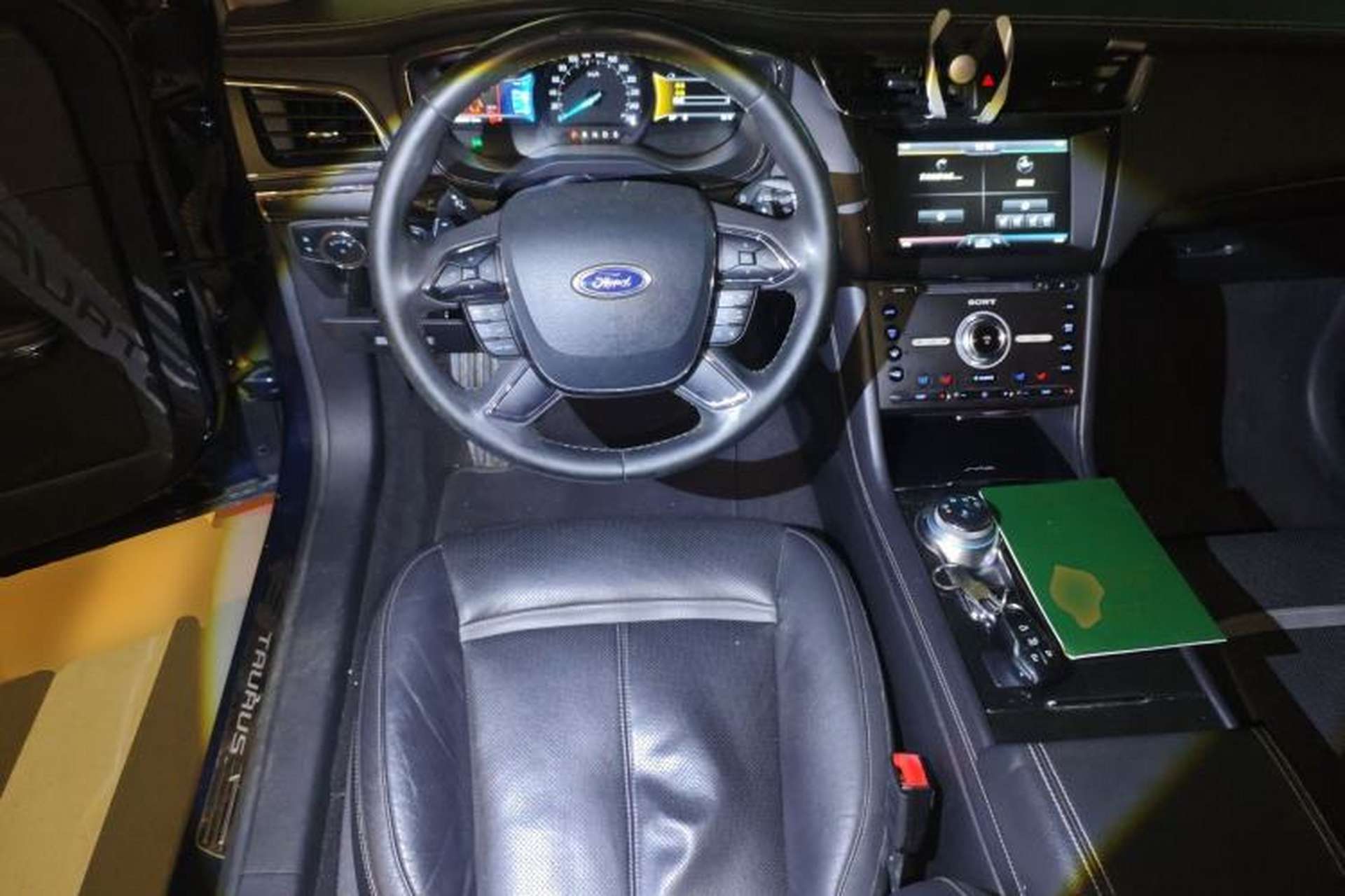 Used Ford Taurus 2015 EcoBoost 245 Luxury Model Steering Wheel