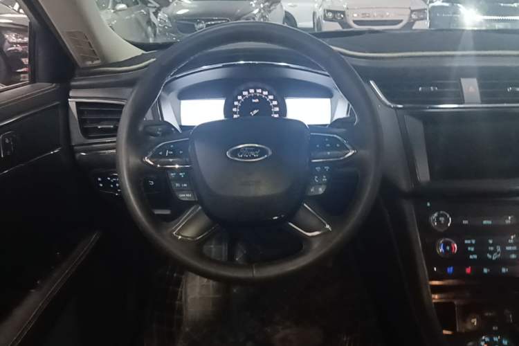 Used Ford Taurus 2015 EcoBoost 245 Fashion Edition Steering Wheel