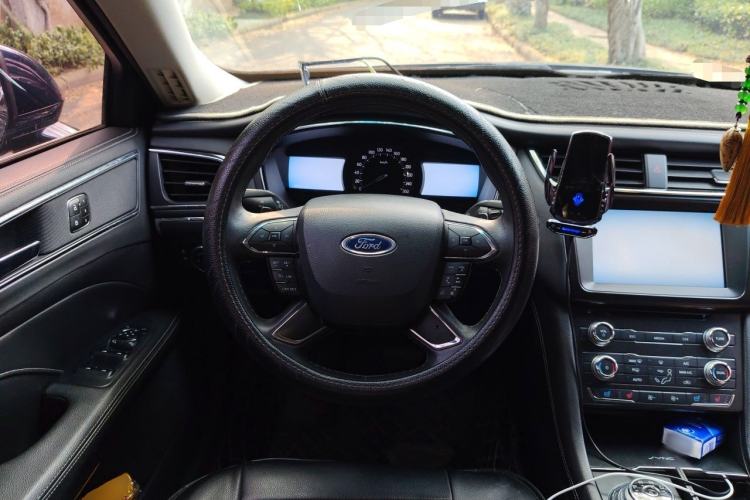Used Ford Taurus 2015 EcoBoost 245 Fashion Edition Steering Wheel