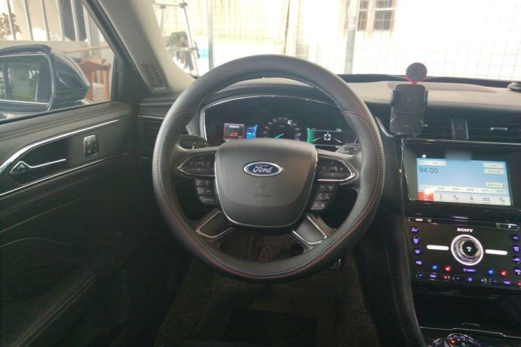Used Ford Taurus 2015 EcoBoost 245 Luxury Model Steering Wheel
