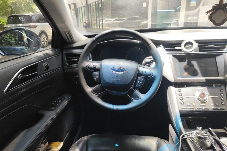 Used Ford Taurus 2015 EcoBoost 325 V6 Flagship Model Steering Wheel