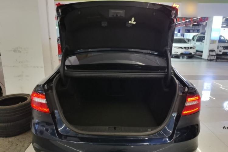 Used Ford Taurus 2015 EcoBoost 245 Ultimate Model Trunk
