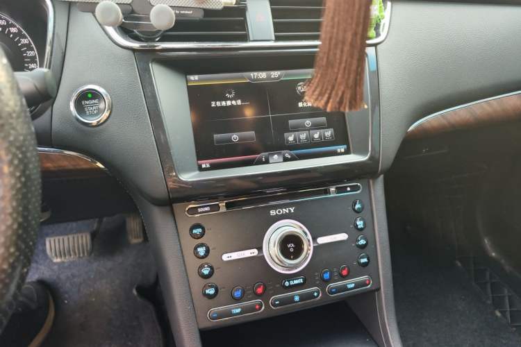 Used Ford Taurus 2015 EcoBoost 245 Ultimate Model Audio And AC Panel