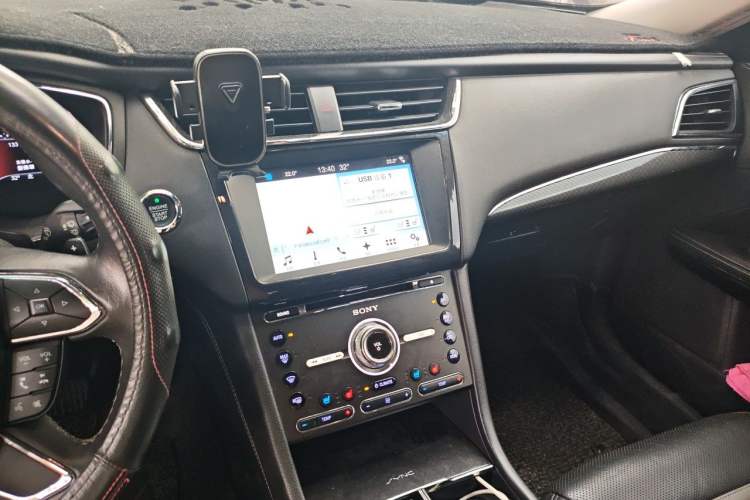 Used Ford Taurus 2015 EcoBoost 245 Luxury Model Audio And AC Panel