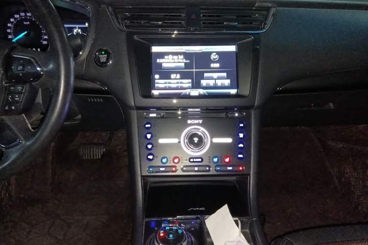 Used Ford Taurus 2015 EcoBoost 245 Luxury Model Audio And AC Panel