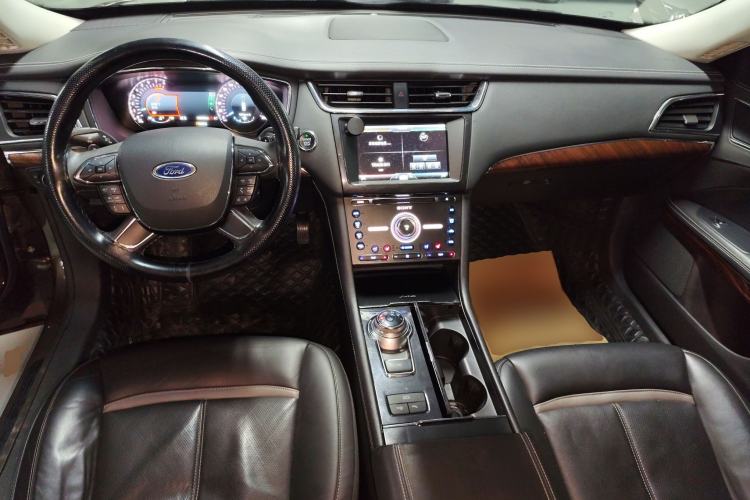 Used Ford Taurus 2015 EcoBoost 245 Ultimate Model Center Console