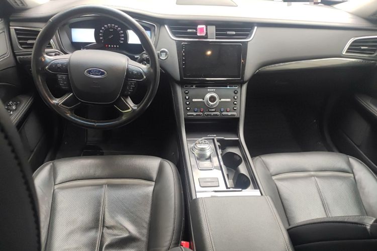 Used Ford Taurus 2015 EcoBoost 245 Luxury Model Center Console