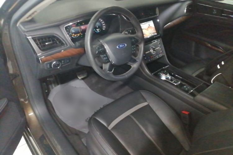 Used Ford Taurus 2015 EcoBoost 245 Ultimate Model Center Console