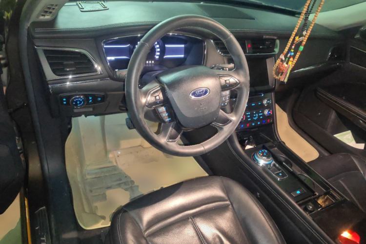 Used Ford Taurus 2015 EcoBoost 245 Fashion Edition Center Console