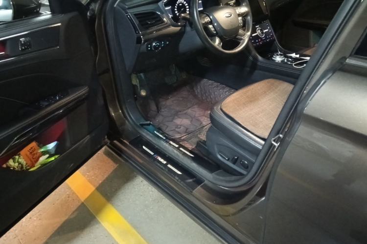 Used Ford Taurus 2015 EcoBoost 245 Luxury Model Driver Seat