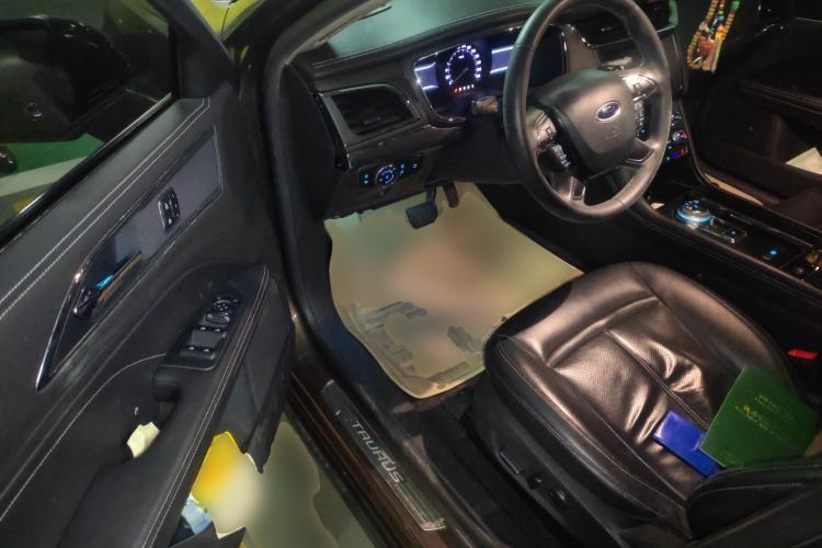 Used Ford Taurus 2015 EcoBoost 245 Fashion Edition Driver Seat