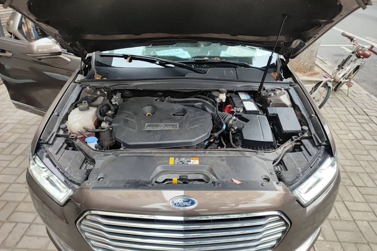 Used Ford Taurus 2015 EcoBoost 245 Ultimate Model Engine Bay