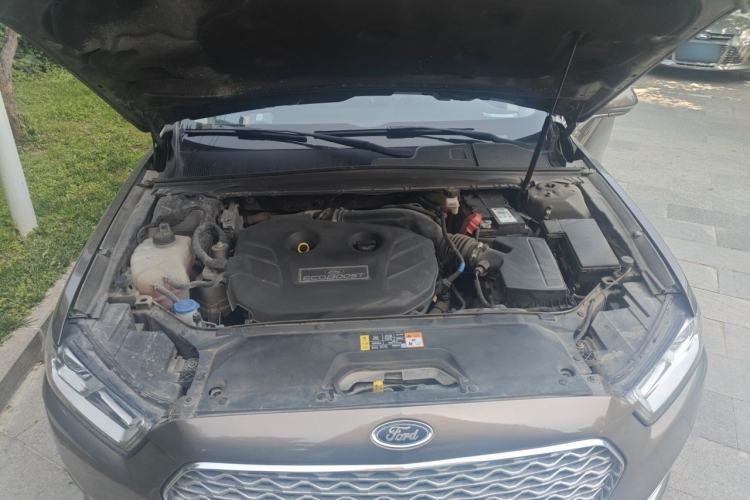 Used Ford Taurus 2015 EcoBoost 245 Luxury Model Engine Bay
